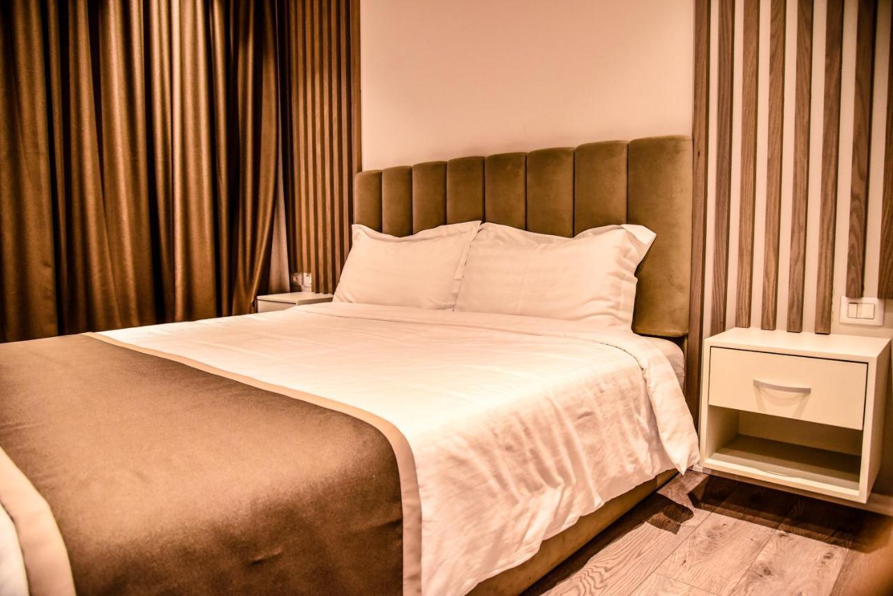 Vh Broadway Tirana Hotel Екстер'єр фото